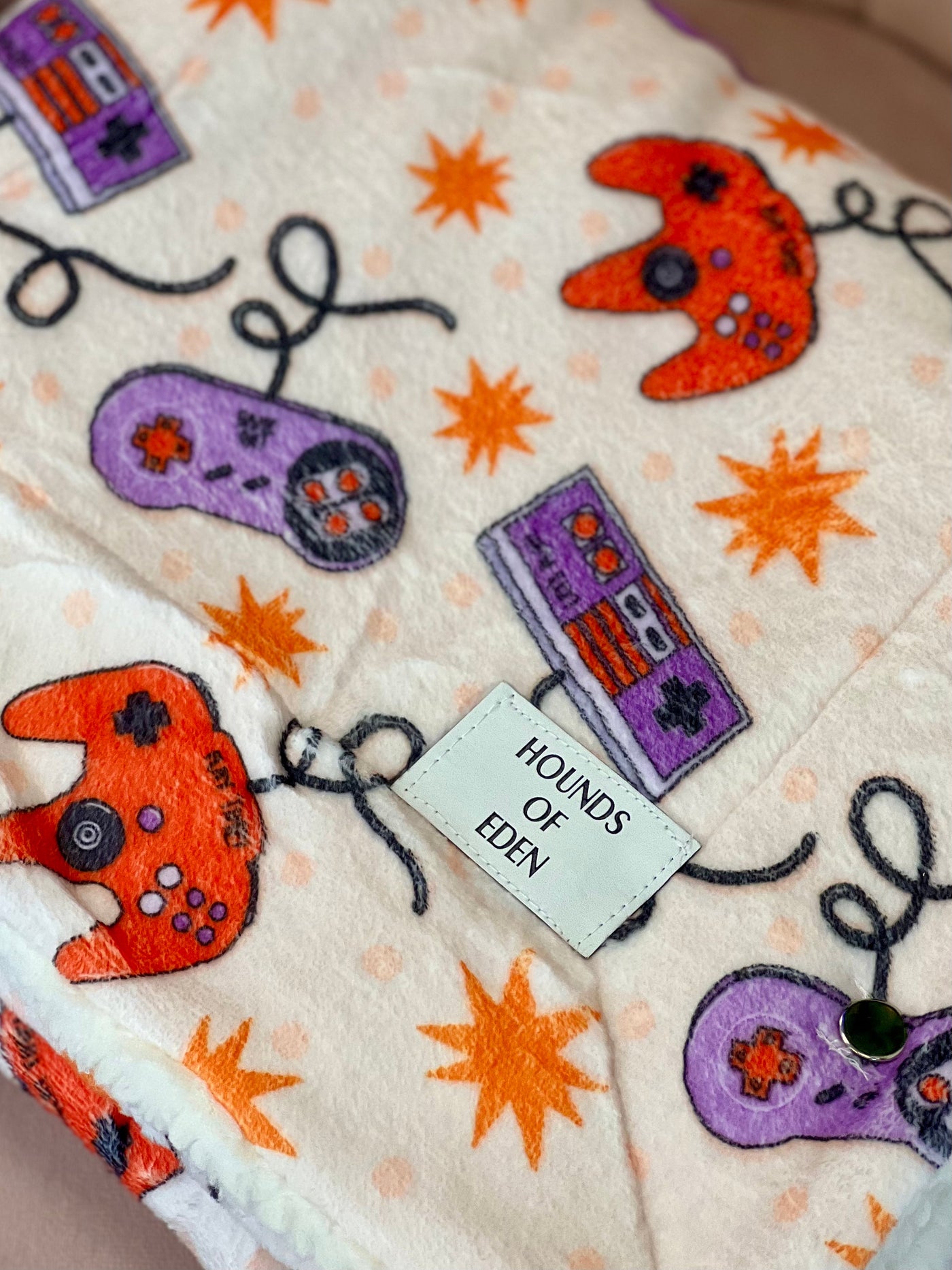 OUETLET - Nintendawg Dog Snuggle Blanket