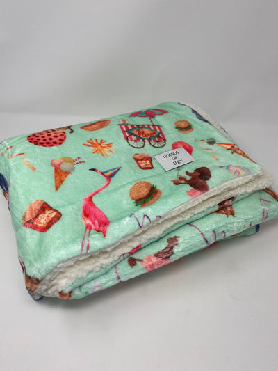 Outlet  - CIRCUS PUP DOG SNUGGLE BLANKET - 0090