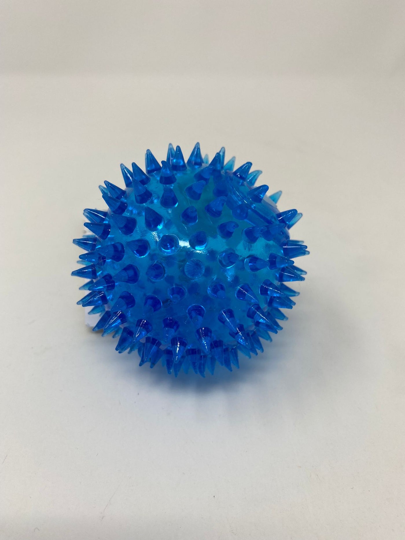 Outlet - Blue Squeaky Light up Dental ball - 0057