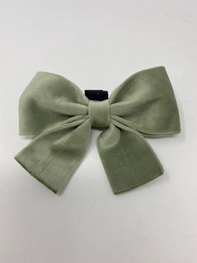 Outlet- MEDIUM SAGE MIST - GREEN VELVET BOW TIE - 0050