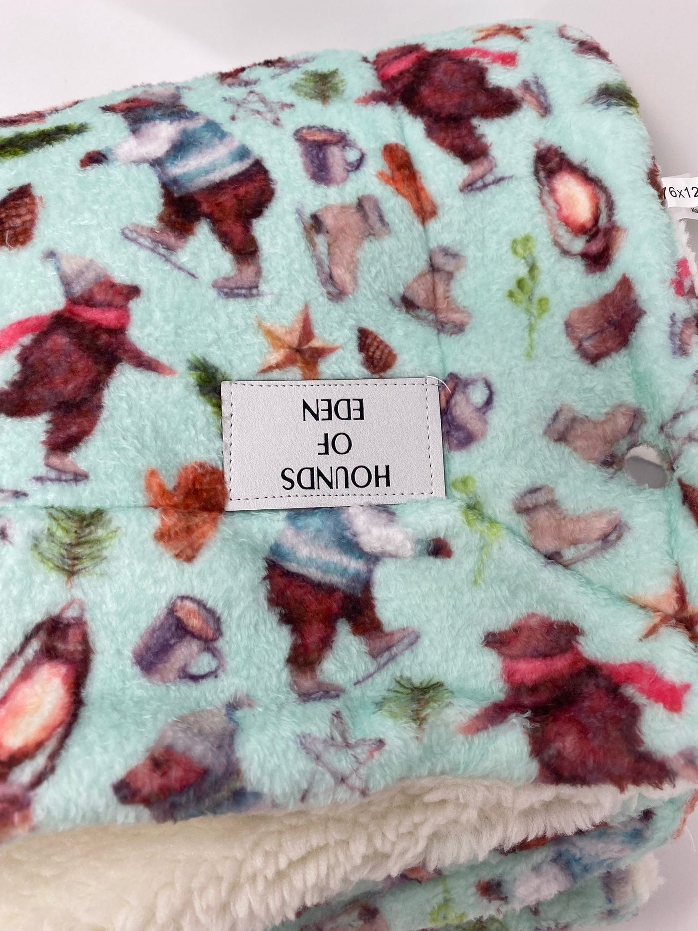 Outlet - Teddy it's Cold Outside Snuggle Blanket - 0046