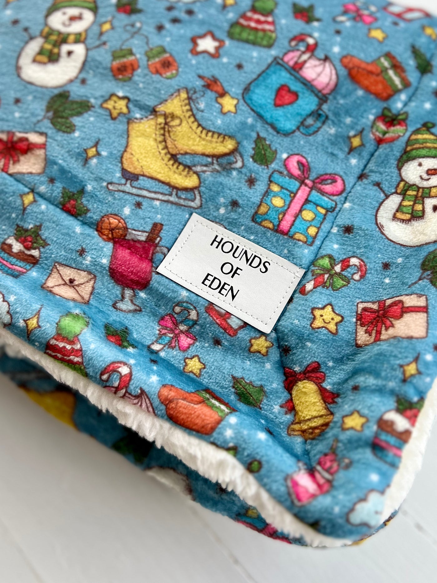 Christmas Candyland Snuggle Blanket - No Poppers